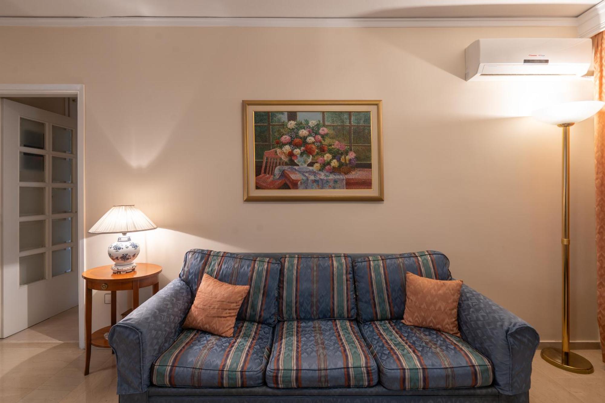Thissio Family Apartment Athens Ngoại thất bức ảnh
